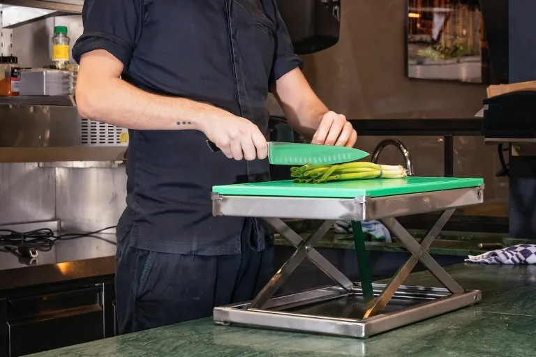 Chef working upright with the ErgoCutter